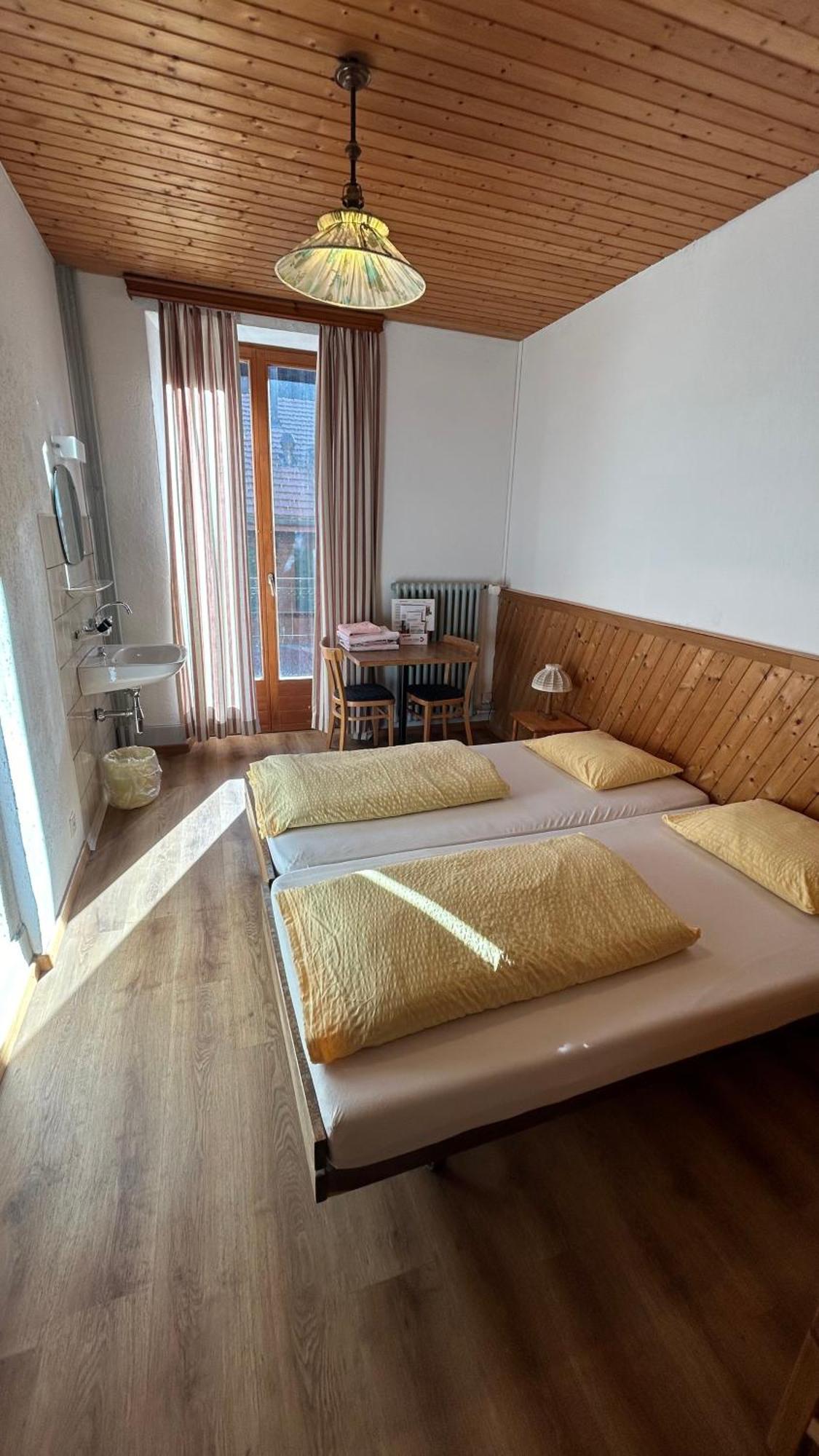 Maison D'Hotes De La Gare 몽보본 객실 사진